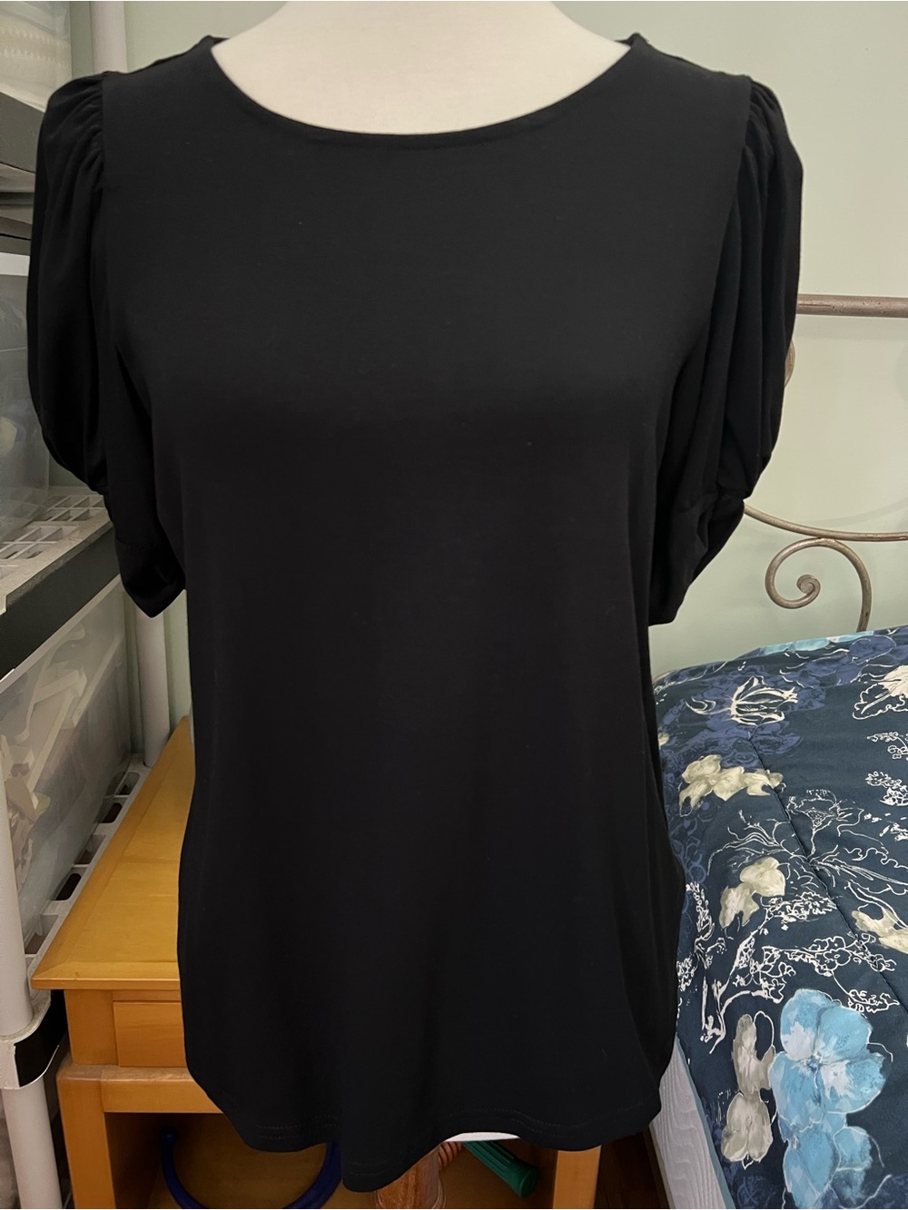 CeCe Women's Medium Black Knot Short-Sleeve Round Neck Stretch Blouse